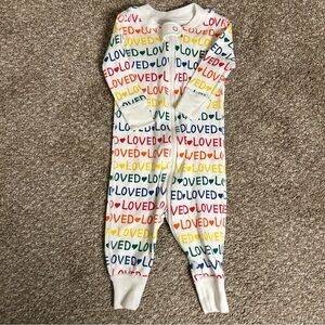 Hanna Andersson “Loved” Rainbow Print Zip Pajama Sleeper | 3–6 Months